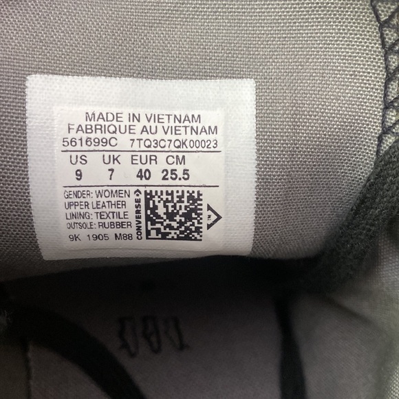 Brand New Leather Converse - Picture 3 of 4